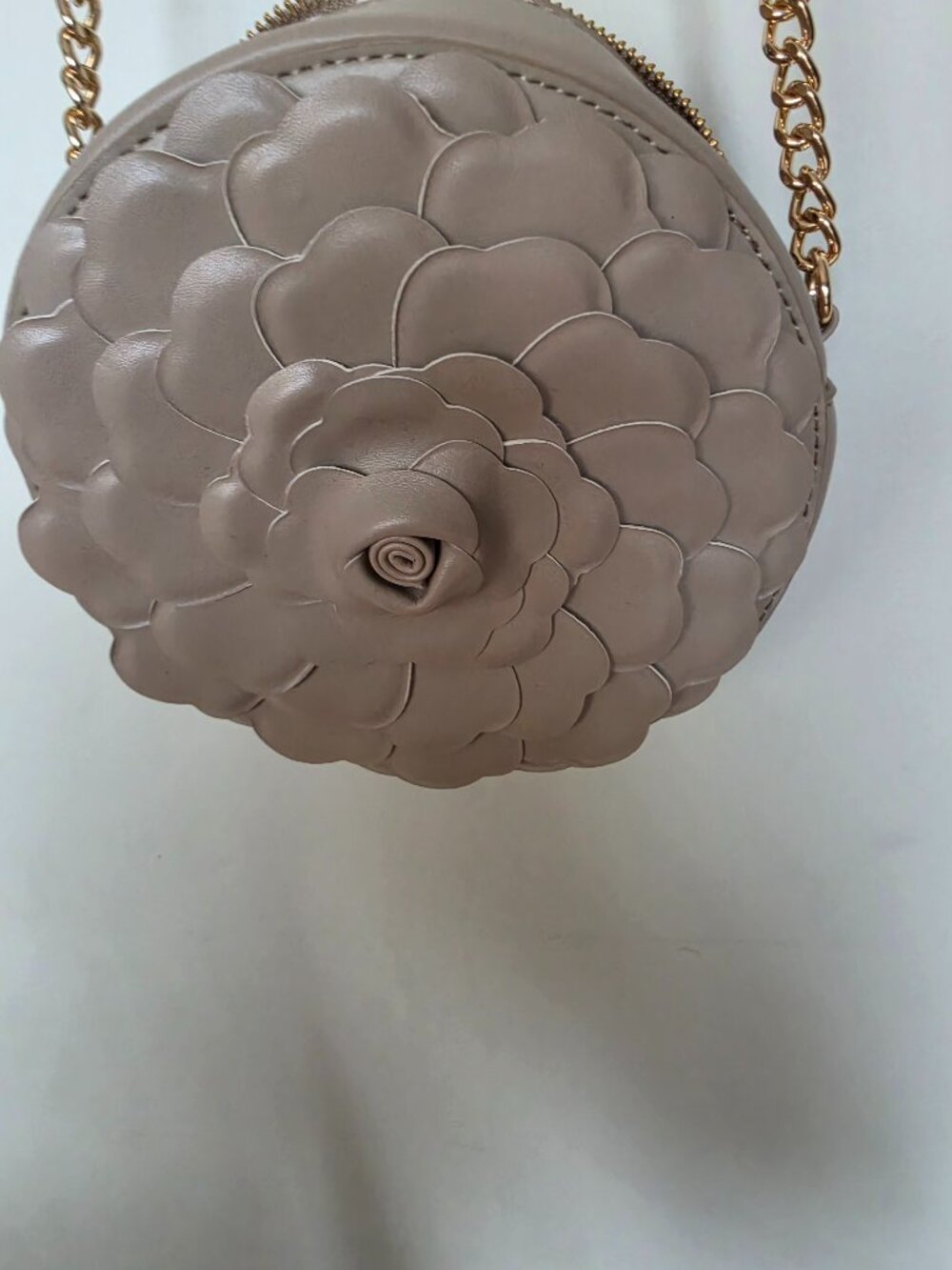 Anne Klein Brand New Taupe Floral Round Crossbody Bag – Gold Chain